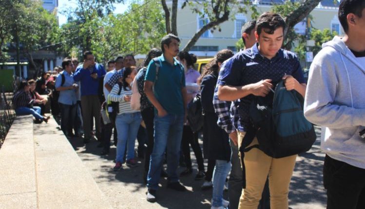 En Guatemala se perdieron a septiembre del 2020 casi 80 mil empleos debido a la pandemia y se espera una recuperación en el 2021. (Foto: Hemeroteca Prensa Libre)