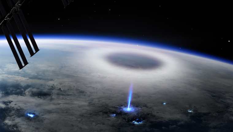 Científicos captan un rayo azul en la tierra desde el espacio
