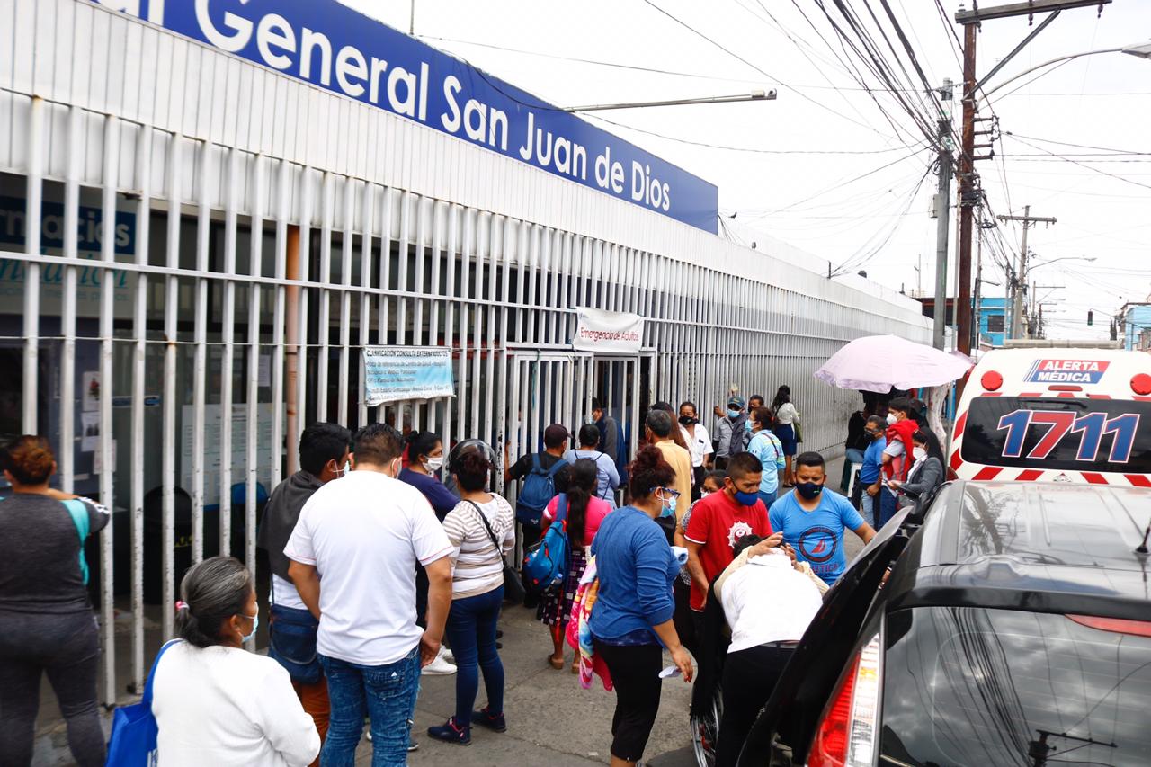 El San Juan de Dios tiene saturación en los intensivos de covid-19 y otras áreas médicas. (Foto: Fernando Cabrera)