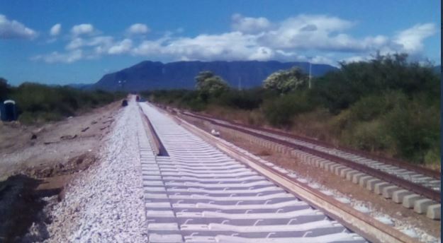 Las obras para varios proyectos de tren ya comenzaron en México. (Foto: Twitter/@caballeroJulia5
