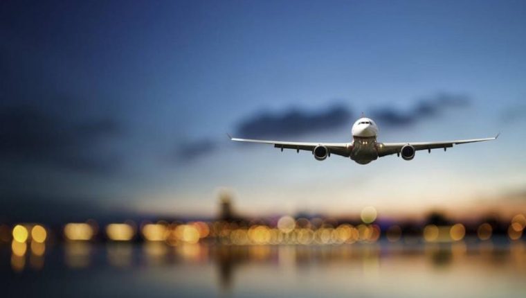 Los aeropuertos del país estuvieron cerrados seis meses.  El número de vuelos anterior a la pandemia aún no se recupera. (Foto, Prensa Libe: Hemeroteca PL).