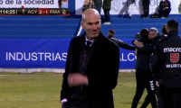 Zinedine Zidane y la sonrisa que ha indignado al madridismo. (Foto Prensa Libre: Twitter)
