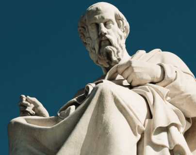 ¿Cuál era para Platón la mejor forma de gobierno (y por qué creía que la democracia era una de las peores)?