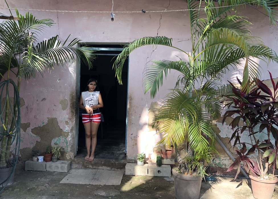 Valeria Torres tiene 16 años y vive en una casa de La Pedrera en Maracay.