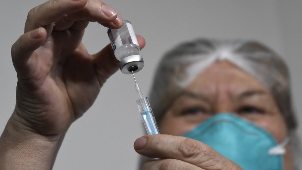 Las vacunas anticovid se han vuelto un espejo de varios problemas de América Latina. (AFP)