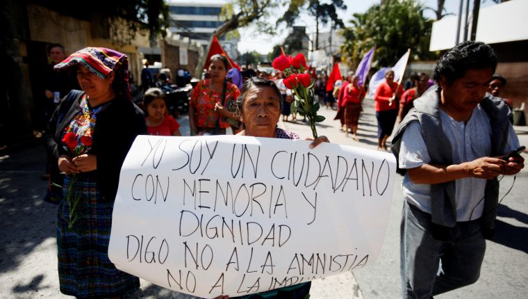 Manifestaciones ciudadanas en 2019 a propósito de la amnistía en discusión en el Congreso. (Foto Prensa Libre: Hemeroteca PL)
