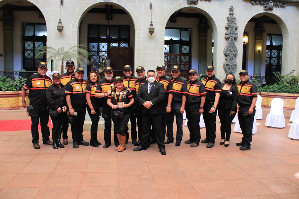 Miembros de la organización de la Caravana del Zorro durante la conmemoración del 60 aniversario de la romería. (Foto: Elmer Vargas)