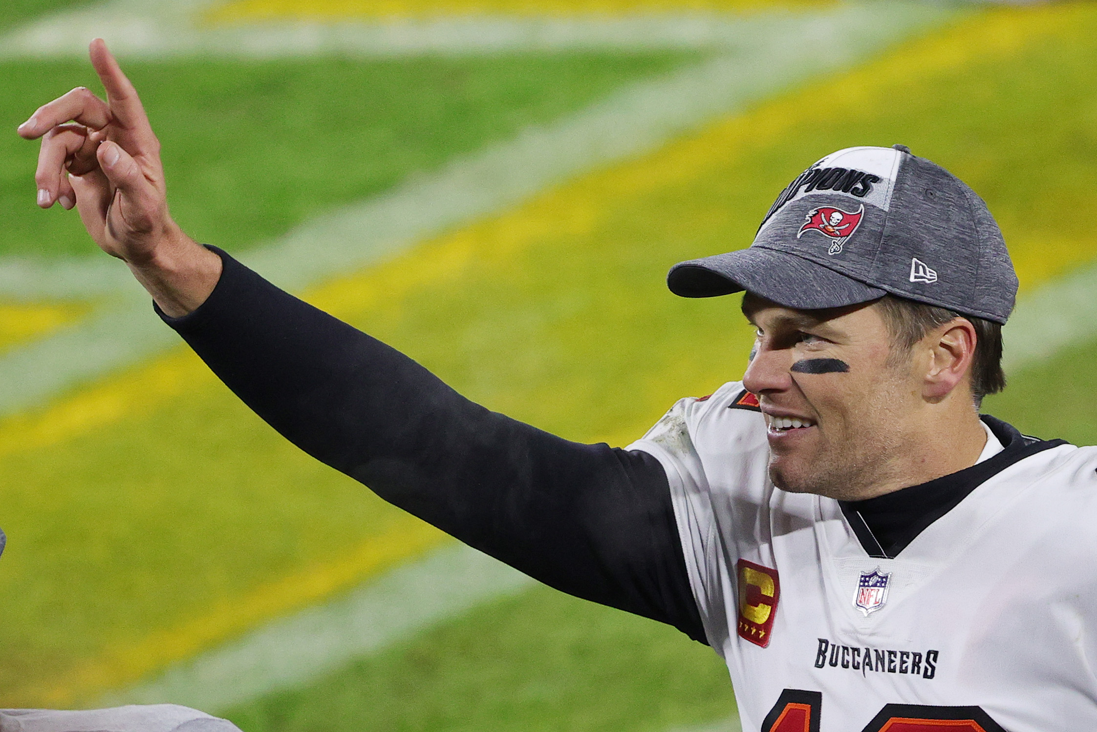 Tom Brady es la gran figura de su equipo y acapara los titulares previo al Super Bowl. (Foto Prensa Libre: AFP)