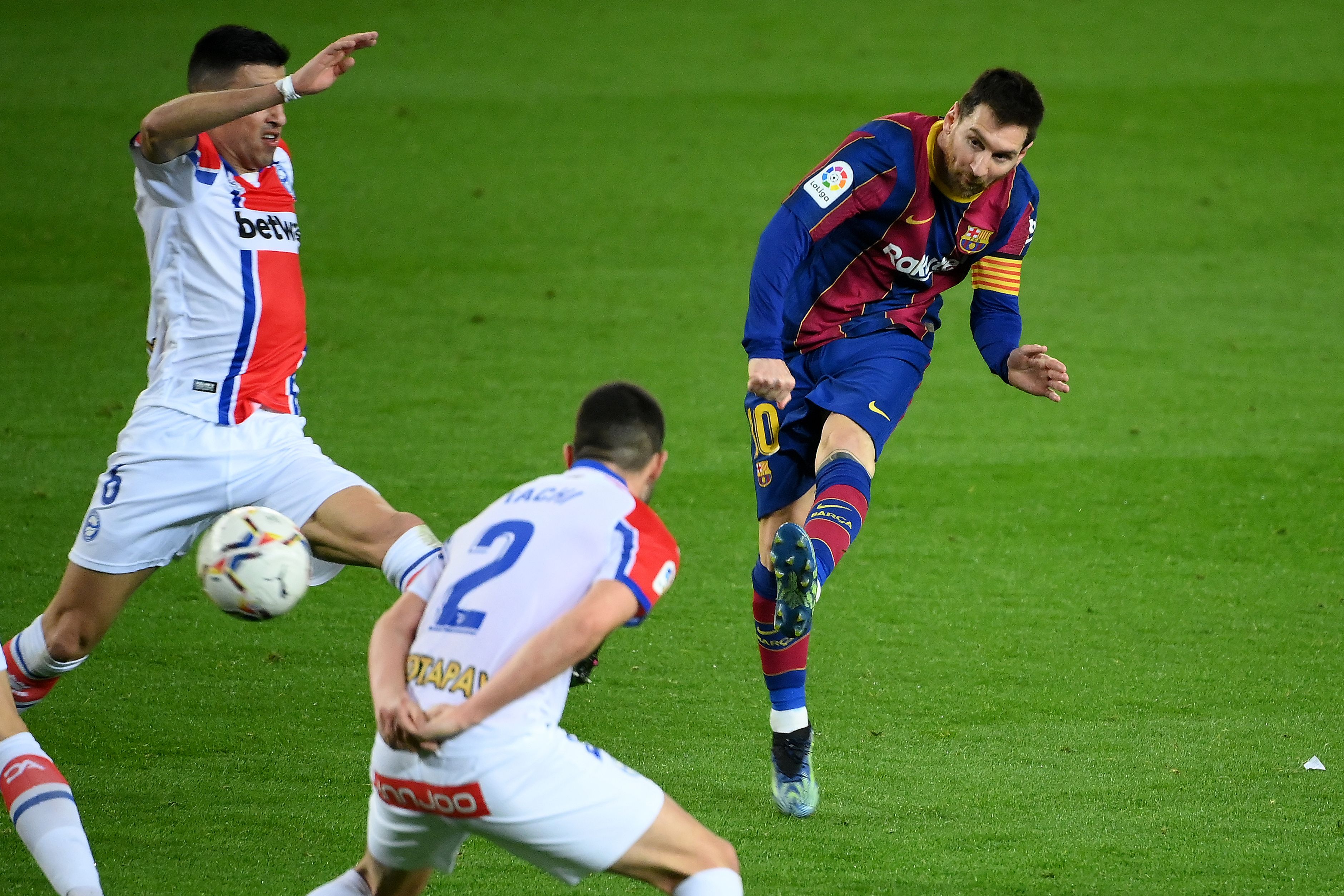 Lionel Messi llegó este fin de semana a 15 goles con los dos marcados el sábado.  (Foto Prensa Libre: AFP).