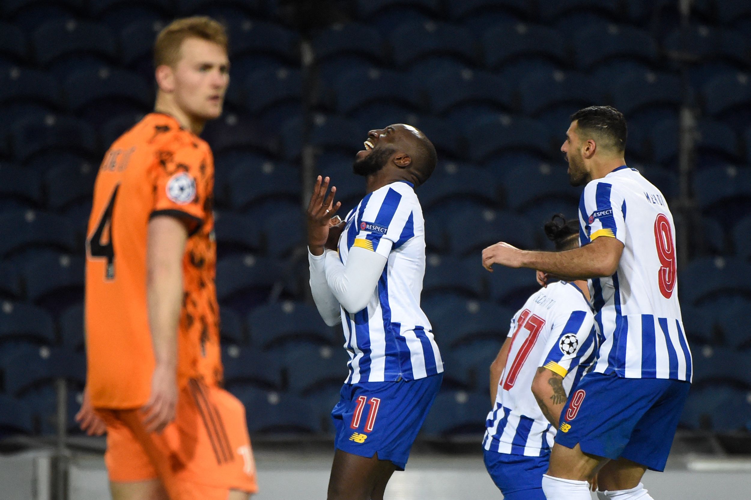 El Porto festejó en casa pero la llave queda abierta para el juego de vuelta. (Foto Prensa Libre: AFP)
