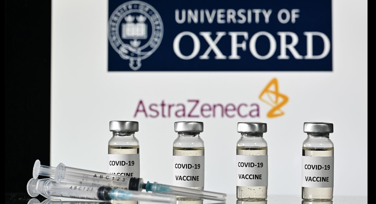 Vacuna de AstraZeneca ya es utilizada en algunos países del mundo. (Foto Prensa Libre: AFP) 