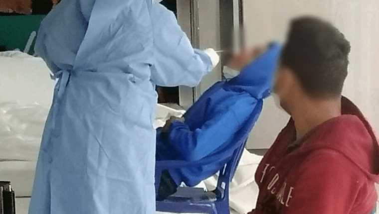 Según denuncia a Salud le fueron vendidas pruebas falsas para covid-19 de parte de la empresa Kron Científica. (Foto Prensa Libre: Hemeroteca PL)