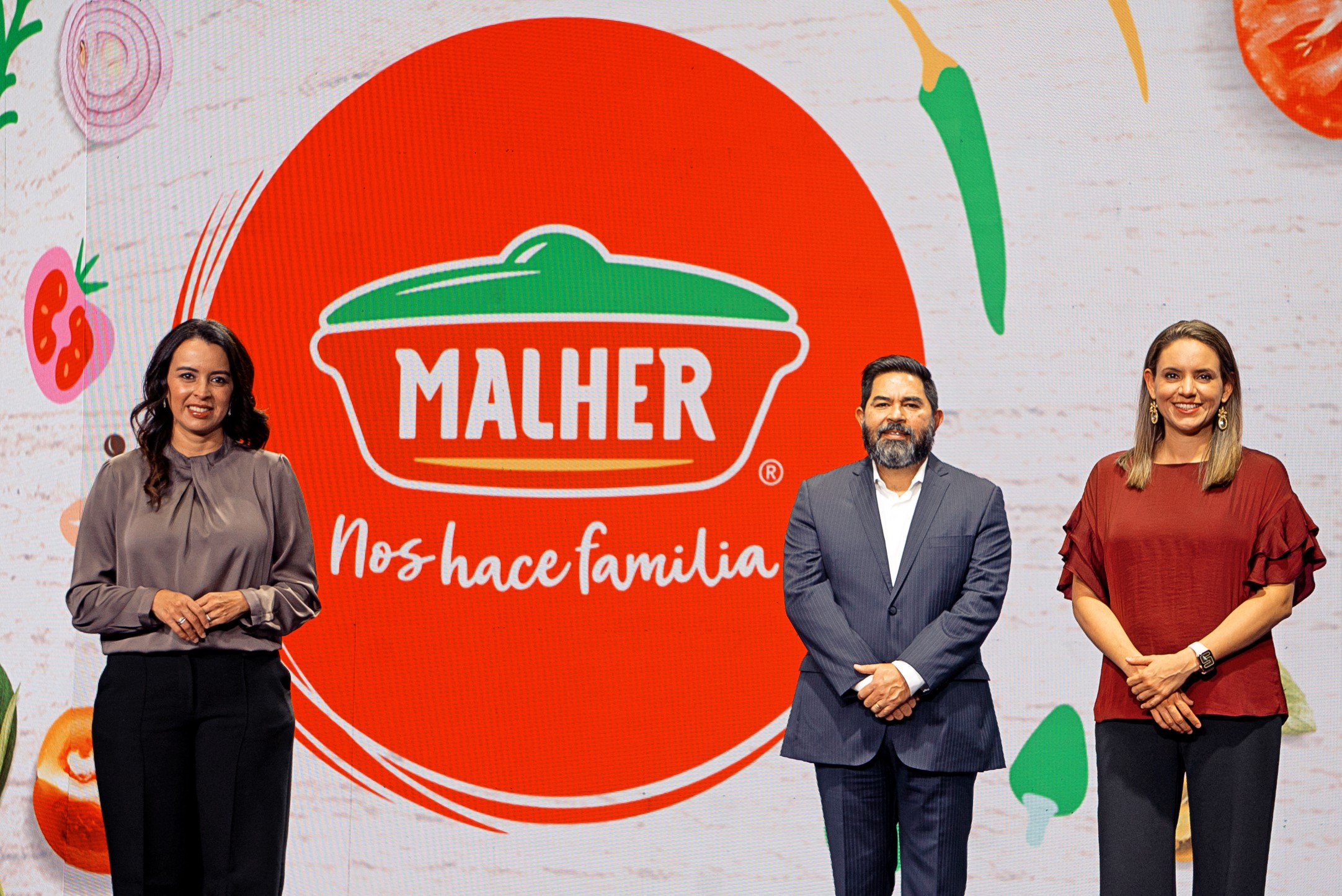 Directivos de Mahler dieron a conocer el nuevo logo y la campaña. Foto Prensa Libre: Cortesía