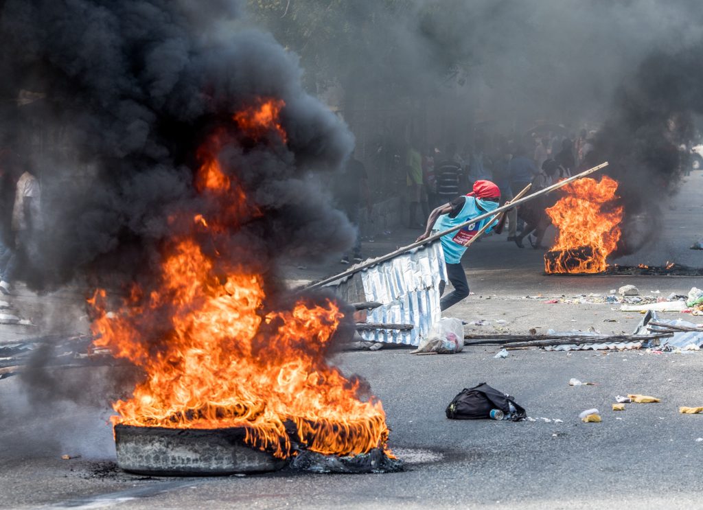 El arresto de un opositor encendió las protestas en Haití. (Foto Prensa Libre: AFP)
