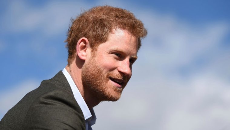 El príncipe Harry culpa a la prensa de contribuir a la muerte de su madre, la princesa Diana, en un accidente de tránsito en 1997. (Foto Prensa Libre: AFP).