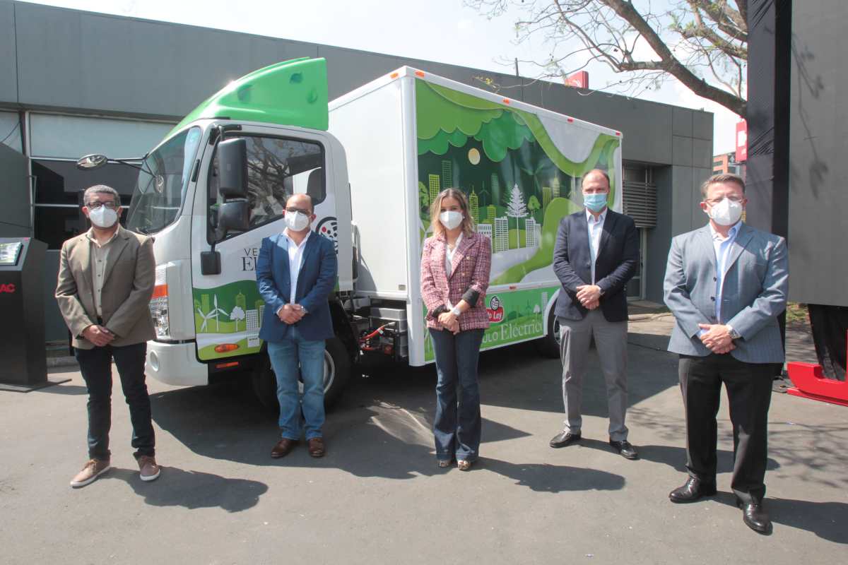 JAC Motors entregó los primeros camiones cien por ciento eléctricos en territorio guatemalteco