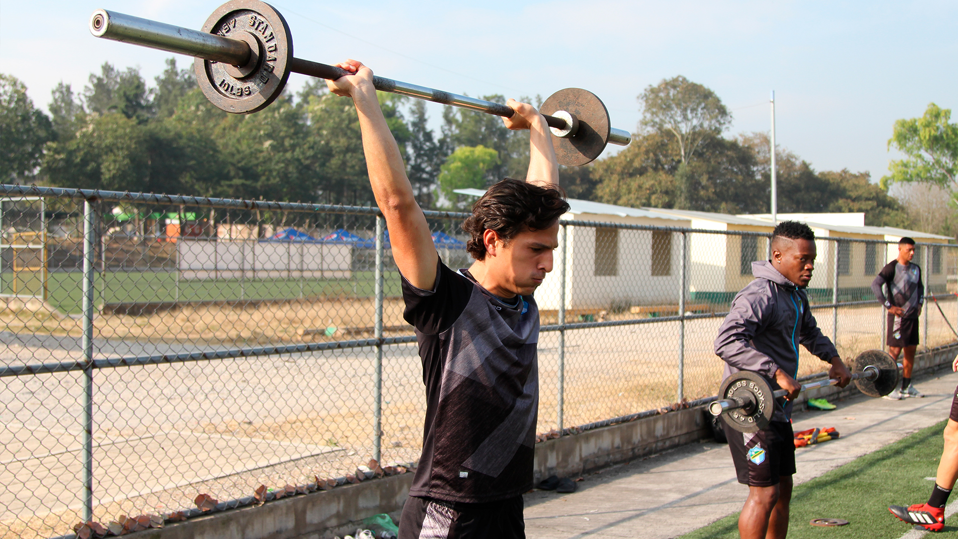 Pablo Aguilar durante uno de los entrenamientos de Comunicaciones. (Foto Prensa Libre: Twitter Comunicaciones FC)