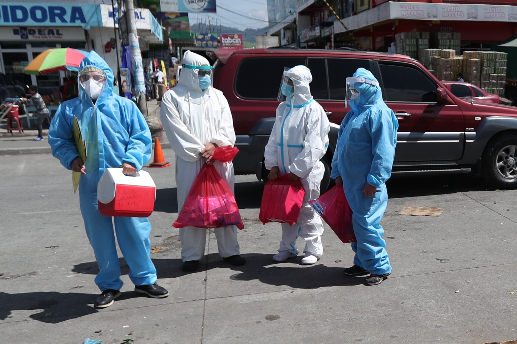 Hasta el martes 2 de febrero, el departamento de Quetzaltenango registraba cinco mil 889 casos de covid-19 acumulados, de los que han fallecido 186 personas. (Foto Prensa Libre: María José Longo)  