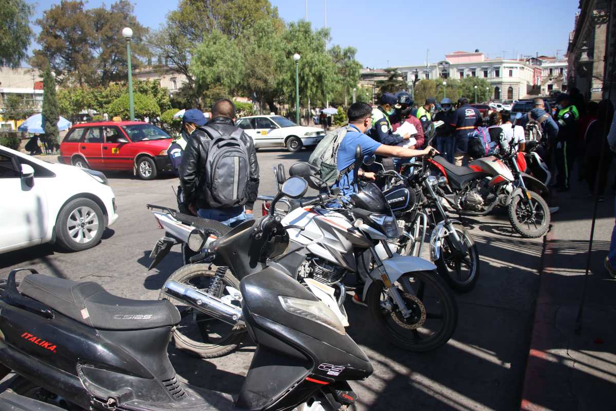 PMTQ va tras motoristas infractores en Xela y en un día impone 52 multas