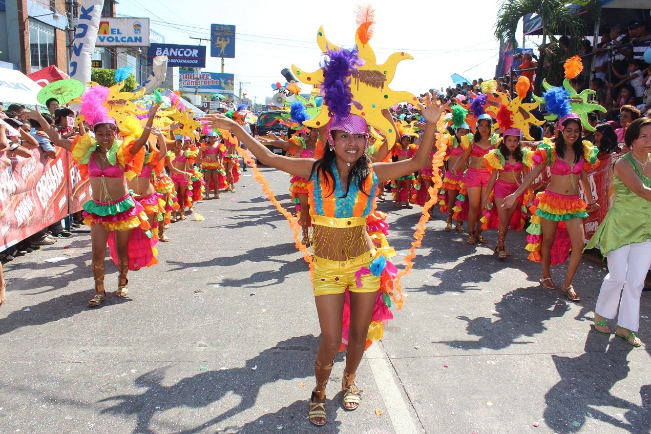 El carnaval es una mezcla de aspectos lúdicos y teatrales. (Foto Prensa Libre: Hemeroteca)