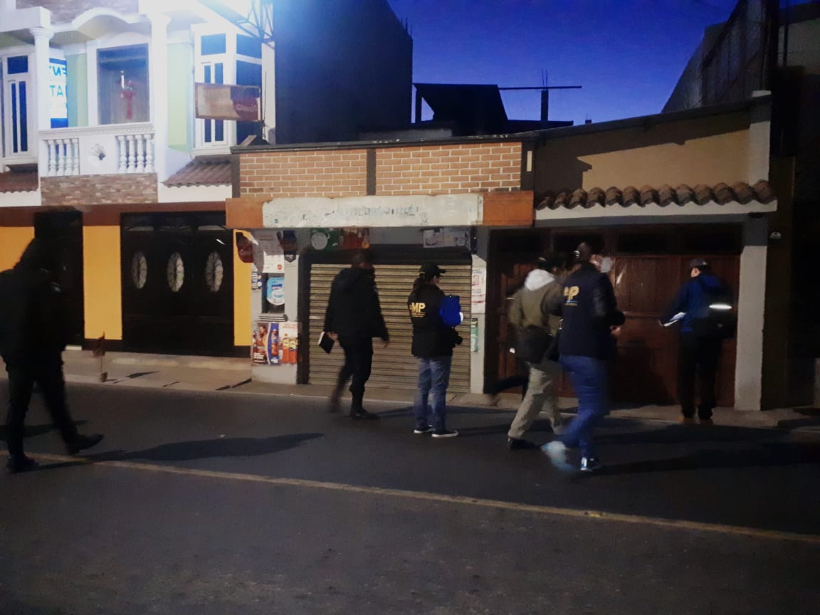 Los allanamientos de varias fiscalías del Ministerio Público se desarrollan en San Pedro Sacatepéquez, San Marcos, y en la cabecera departamental. (Foto Prensa Libre: MP)