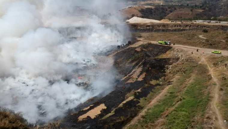 El vertedero a cargo de Amsa ha reportado varios incendios provocados por personas desconocidas que llegan al lugar. (Foto Prensa Libre: Byron García)