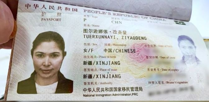 Pasaporte de Tursunay Ziyawudun  que demuestra su residencia en Xinjiang. Ahora vive en los Estados Unidos (Foto Prensa Libre: CNN)