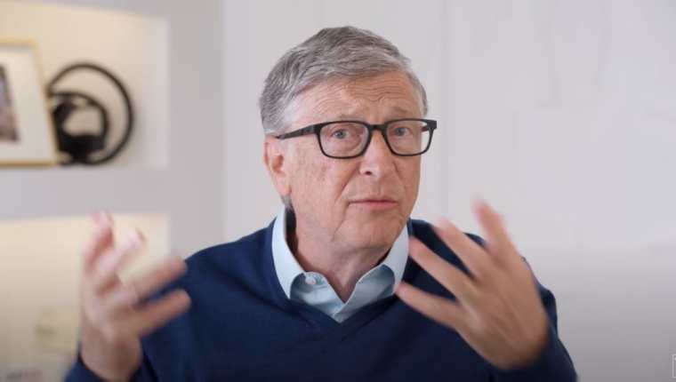 Bill Gates en la entrevista con el canal de YouTube, Veritasium. (Foto Prensa Libre: captura de video)