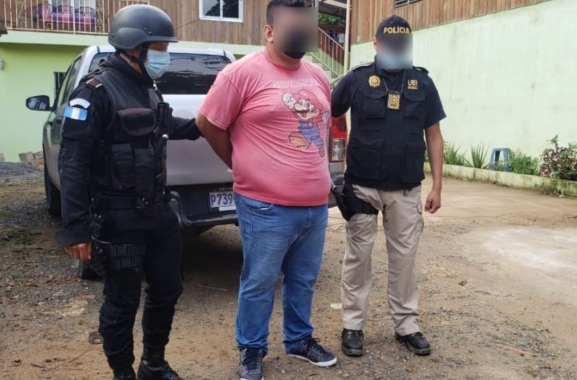 Una de las 11 personas detenidas por tráfico de personas en operativos en Izabal y Petén. (Foto Prensa Libre: MP)