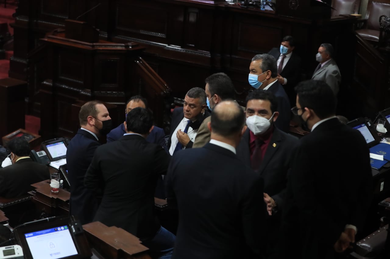 Diputados en la sesión que comenzó la elección de salas de Apelaciones. (Foto: Juan Diego González)