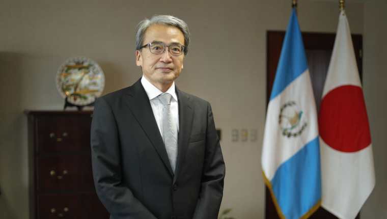 El embajador de Japón en Guatemala, Tsuyoshi Yamamoto tiene poco más de un año de haber comenzado su trabajo diplomático en el país. (Foto Prensa Libre: Esbin García)