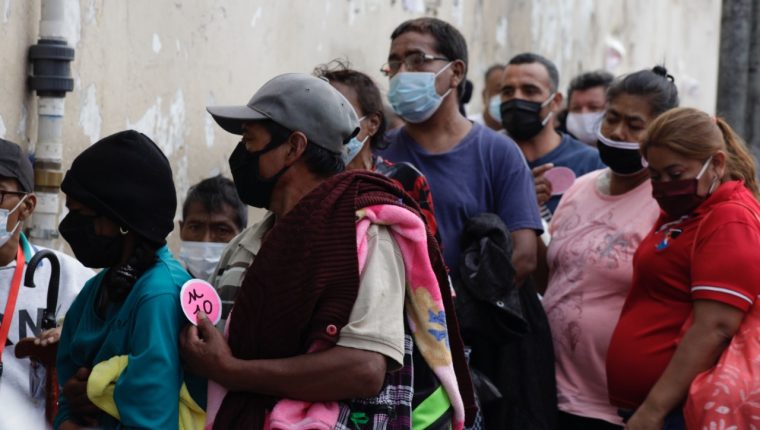 Las autoridades han afirmado estar listas para recibir en Guatemala el primero lote de vacuna contra el covid-19. (Foto Prensa Libre: Hemeroteca PL)