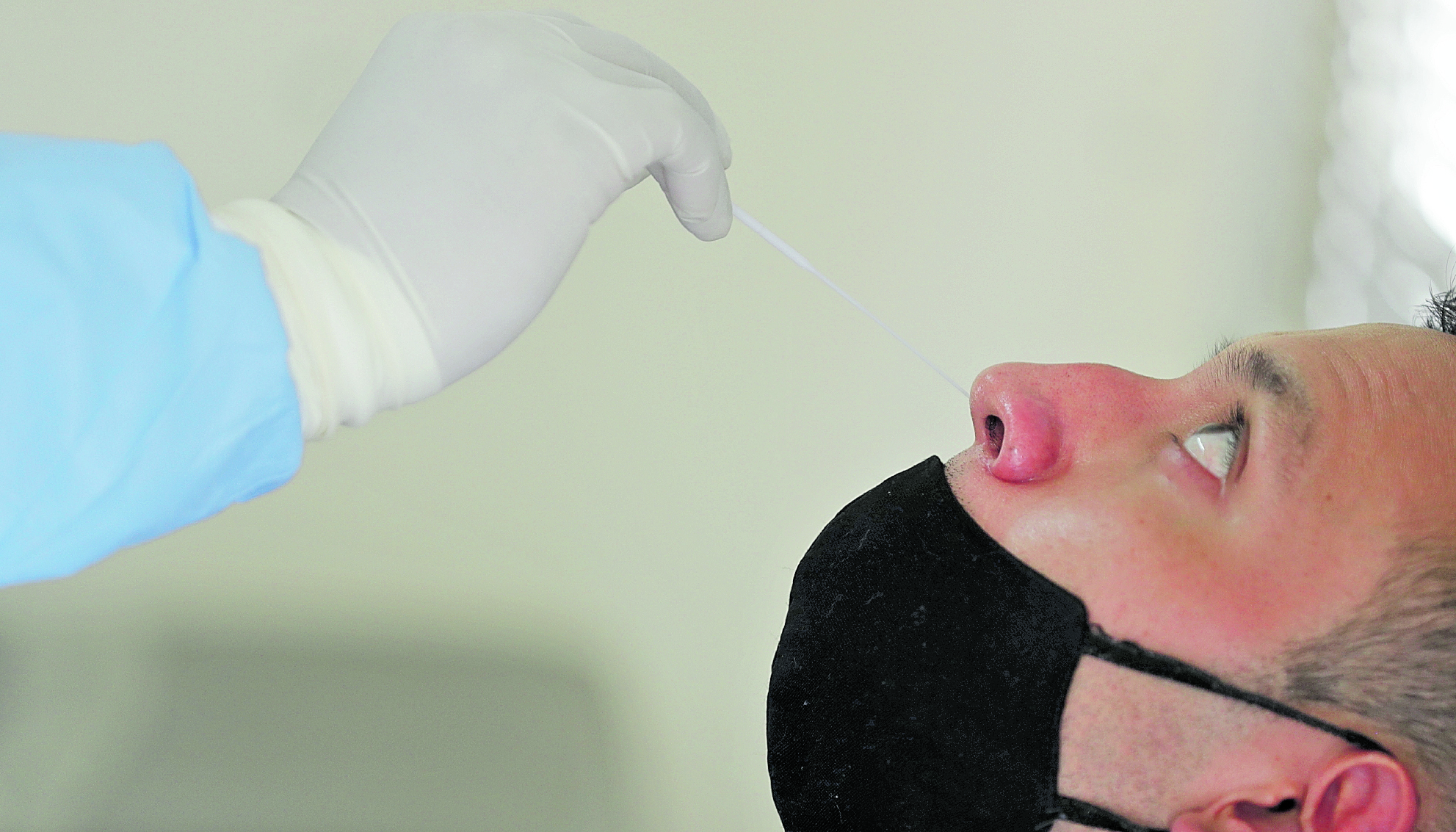 Según la denuncia de la ministra de Salud, Amelia Flores, se adquirieron pruebas para detectar el covid-19 de forma anómala, los test también son de mala calidad. (Foto Prensa Libre: Hemeroteca PL)