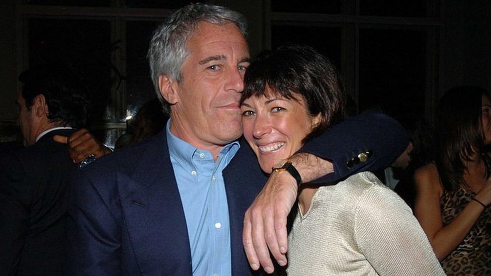Jeffrey Epstein mantuvo una relación con Ghislaine Maxwell en la década de 1990. (GETTY IMAGES)