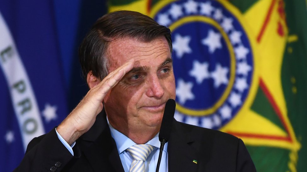 El presidente brasileño, Jair Bolsonaro, ha cuestionado medidas contra el covid-19 apoyadas por la ciencia.