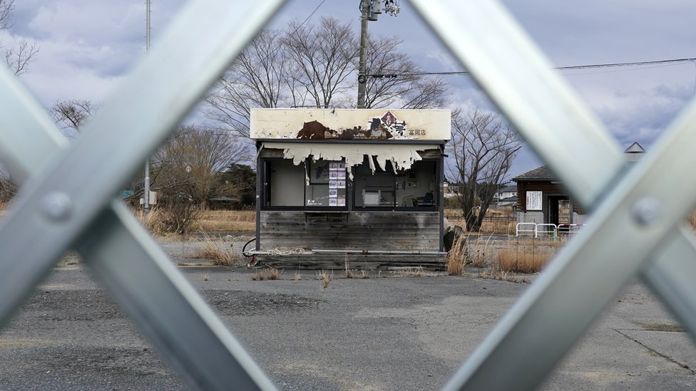 Fukushima: cómo es la “zona de difícil retorno” con pueblos fantasma y desechos radiactivos en la que nadie puede vivir 10 años después del desastre nuclear