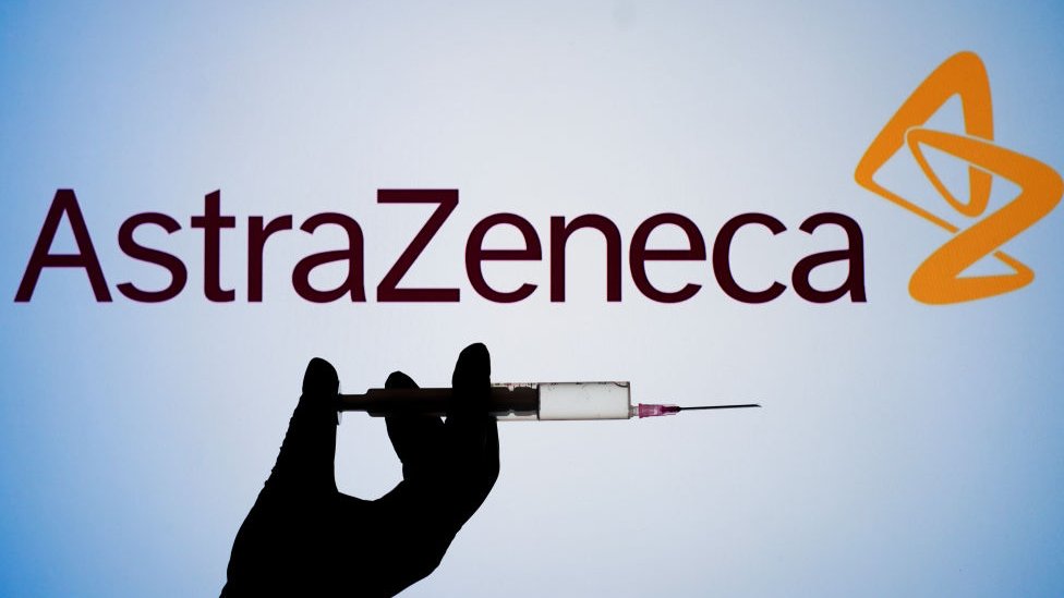 Varios países han suspendido la aplicación de la vacuna de AstraZeneca hasta que se aclare si es segura.