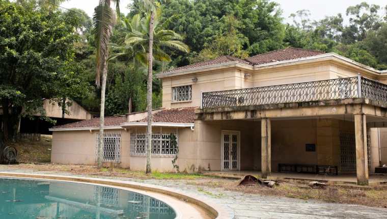 La sangrienta historia de la mansión Montecasino hace que sea difícil de vender.
