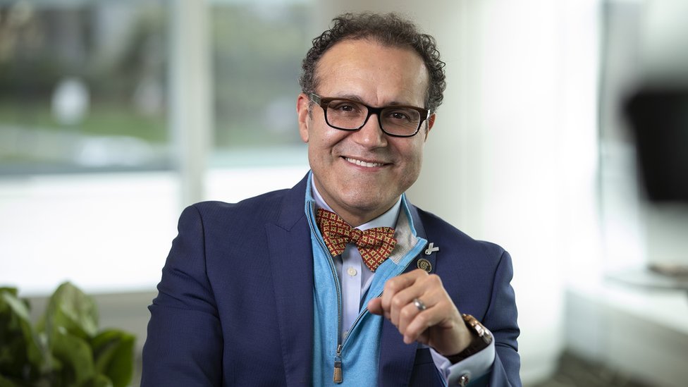 Alfredo Quiñones-Hinojosa es el director de Neurocirugía de uno de los mejore hospitales del mundo.