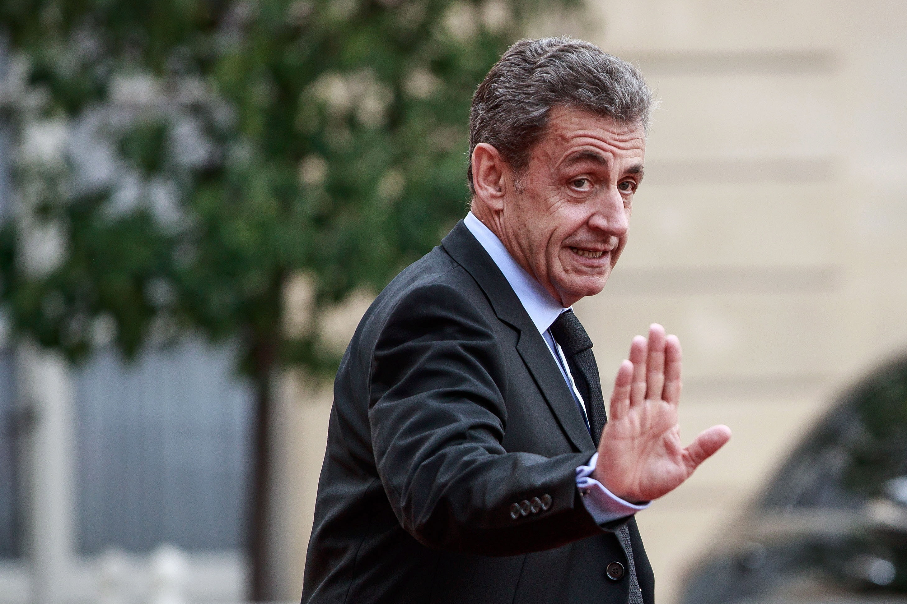 El expresidente francés Nicolas Sarkozy ha sido condenado a tres años de prisión por corrupción. (Foto Prensa Libre: EFE)