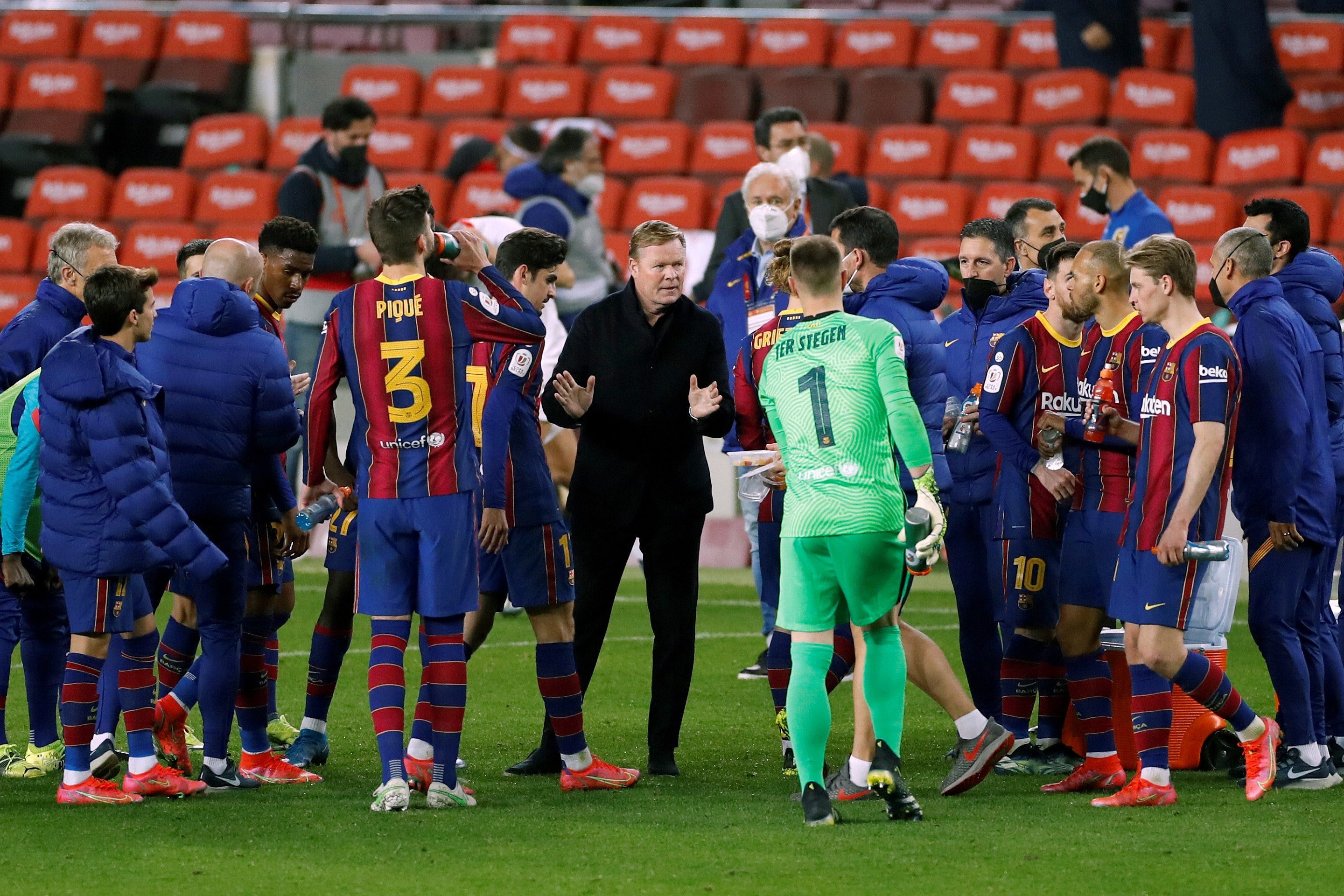 El entrenador del FC Barcelona Ronald Koeman confirmó que tiene la confianza de los directivos para seguir al frente del equipo. (Foto Prensa Libre).