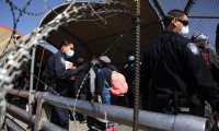 Migrantes que permanecían en México bajo el Protocolo de Protección al Migrante, han comenzado a ingresar a EE. UU. desde febrero pasado. (Foto Prensa Libre: EFE)
