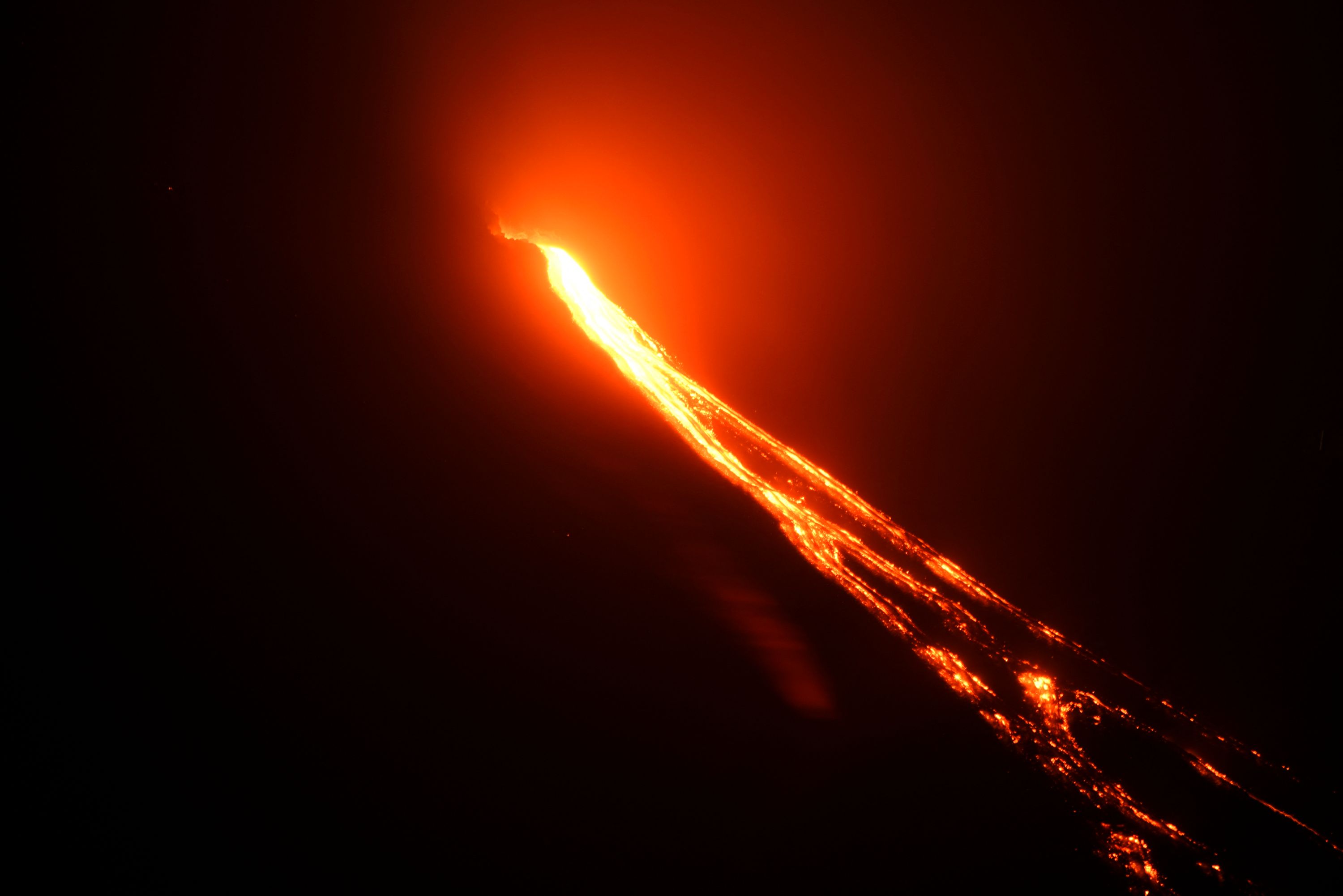 Volcán de Pacaya, con actividad desde semanas atrás, visto desde la aldea El Rodeo. (Foto: Hemeroteca PL)