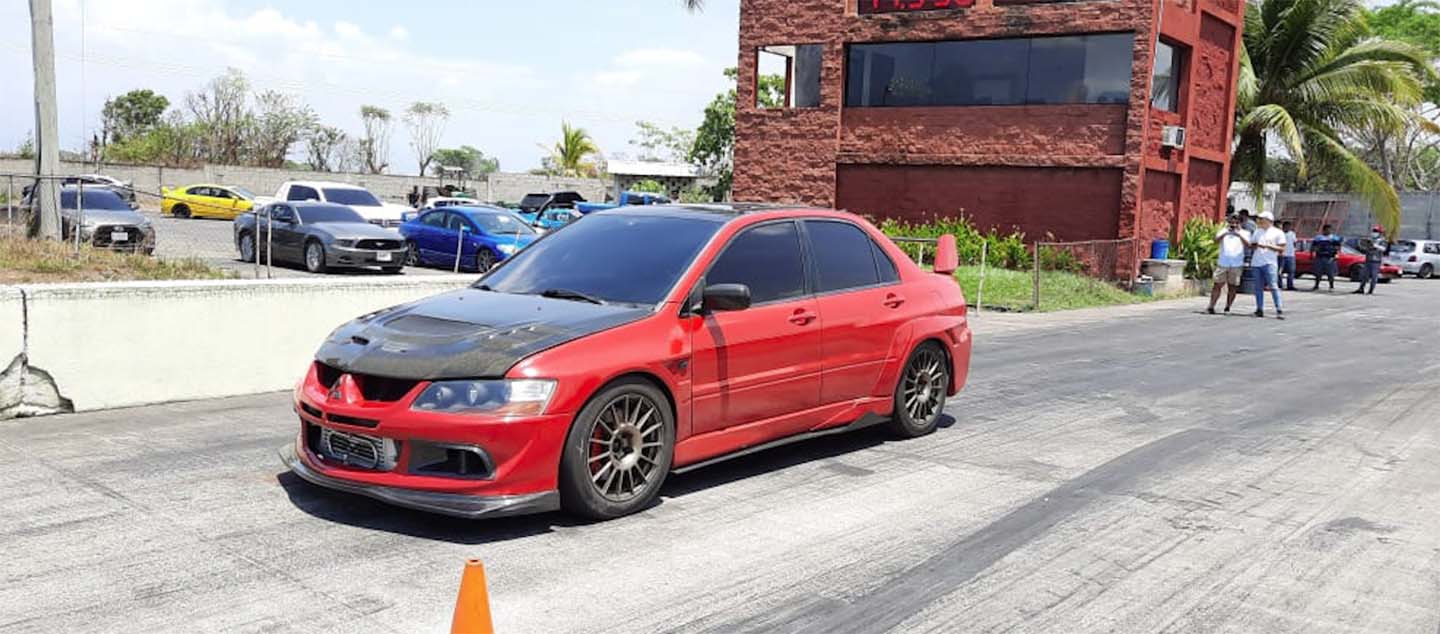 Alejandro Villatoro corrió en este vehículo la tercera fecha del Campeonato Nacional de Aceleración 2021. Foto Prensa Libre: Cortesía. 