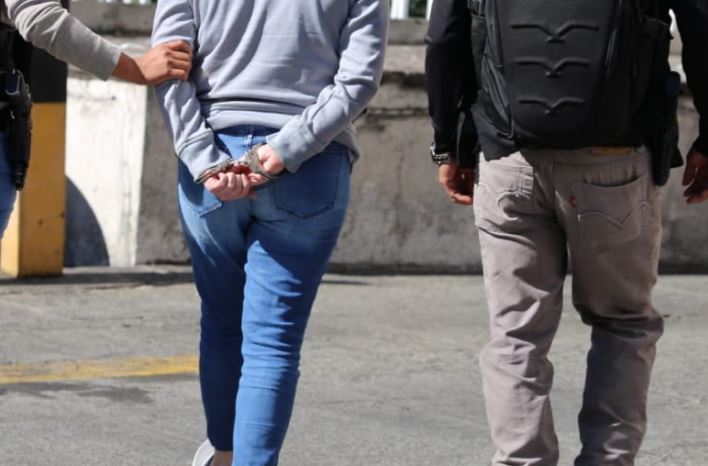 Las capturas por estafa a un banco se registraron en distintos allanamientos. (Foto Prensa Libre: PNC) 
