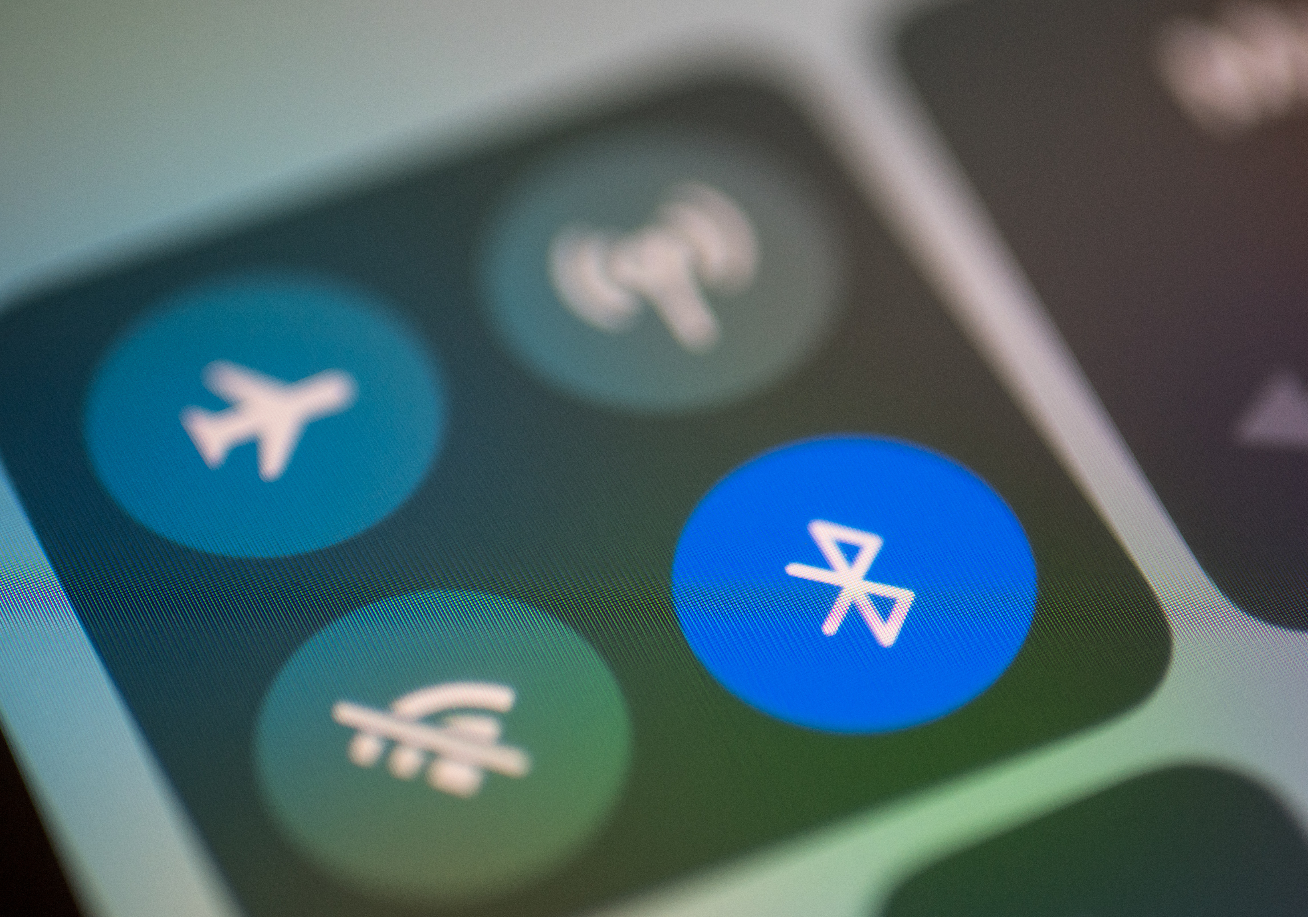 El modo avión desactiva el Bluetooth del móvil, pero puede ser reactivado directamente. Foto: Andrea Warnecke/dpa