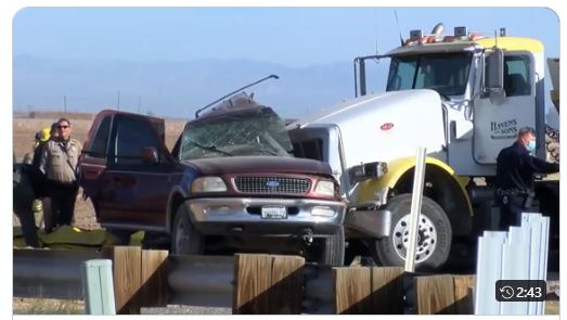 Las autoridades investigan las causas de accidente en California. (Foto Prensa Libre: @HIPWEEKLY)