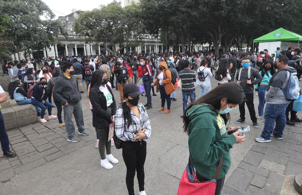 La pérdida de empleo formal en 2020 fue significativa, desafiando al sector productivo que ya tenía dificultad para generar empleo formal. (Foto Prensa Libre: Hemeroteca)