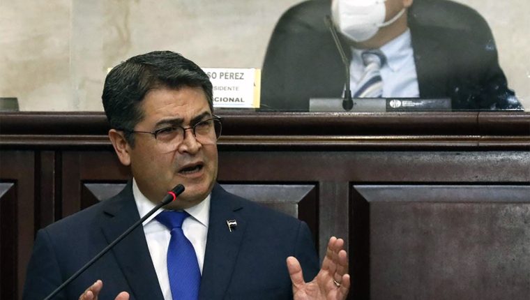 La Fiscalía Federal estadounidense reveló detalles este martes de la presunta vinculación del presidente hondureño Juan Orlando Hernández en un caso de narcotráfico. (Foto Prensa Libre: AFP)