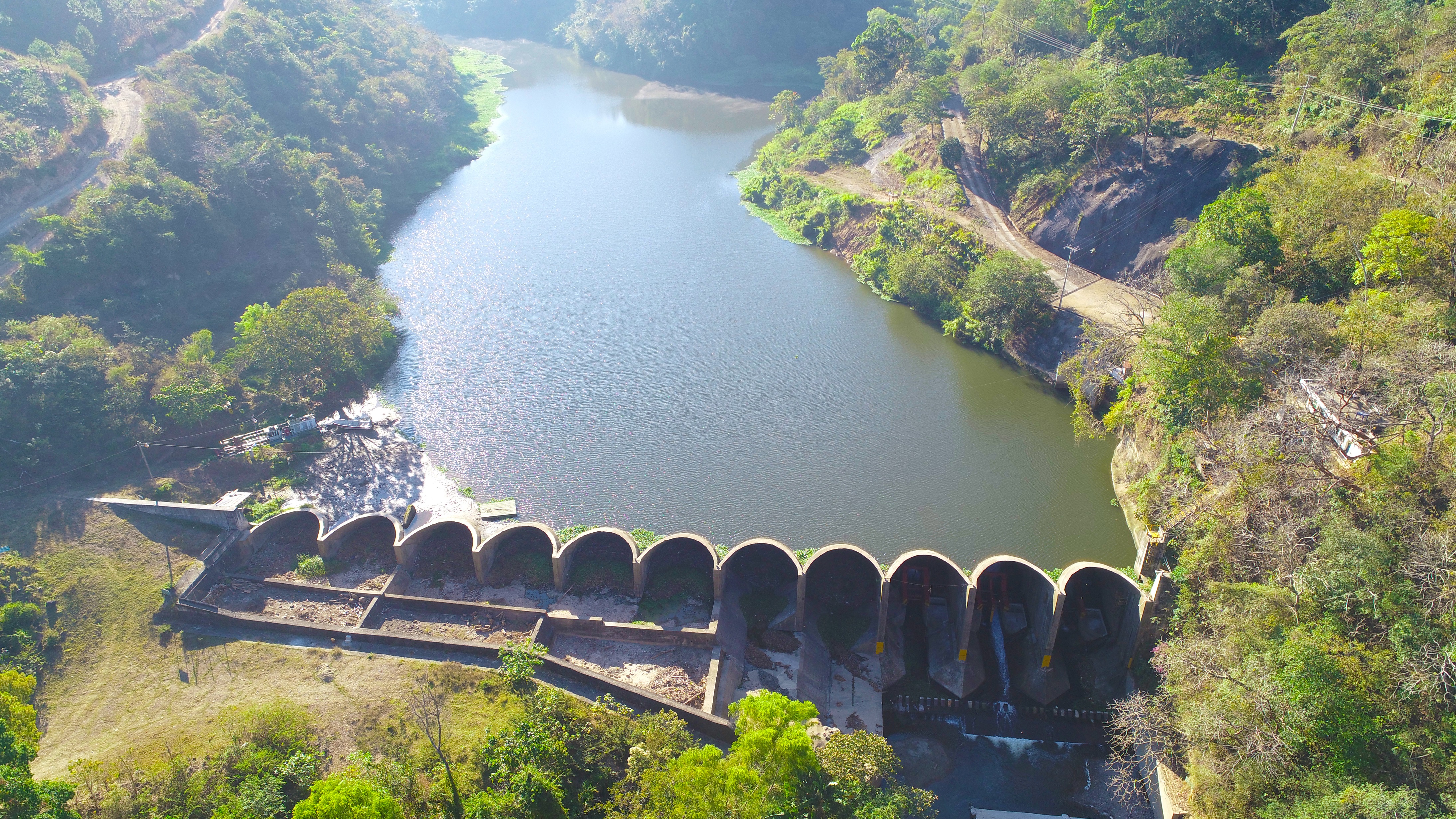 Las hidroeléctricas han llegado a aportar el 55% de la generación eléctrica en años de invierno normal a copioso. (Foto, Prensa Libre: Cortesía Ager).